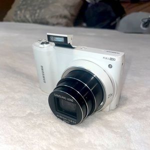 Samsung WB Series WB800F 16.3MP Digital Camera - White